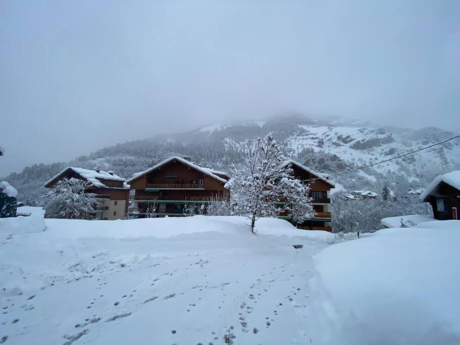 לימונה פיימונטה Little Canadian Lodge, Limone מראה חיצוני תמונה